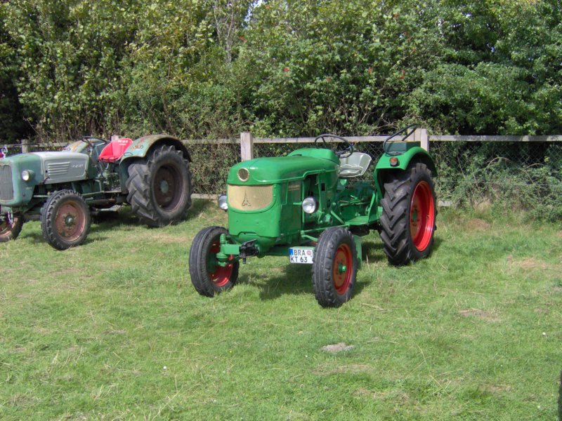 oldtimershowtrekkers8.jpg